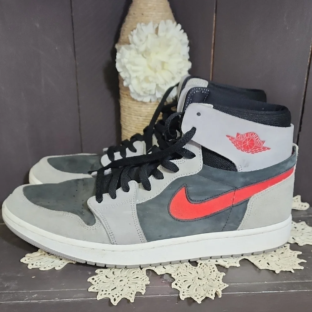 Nike sleek retro